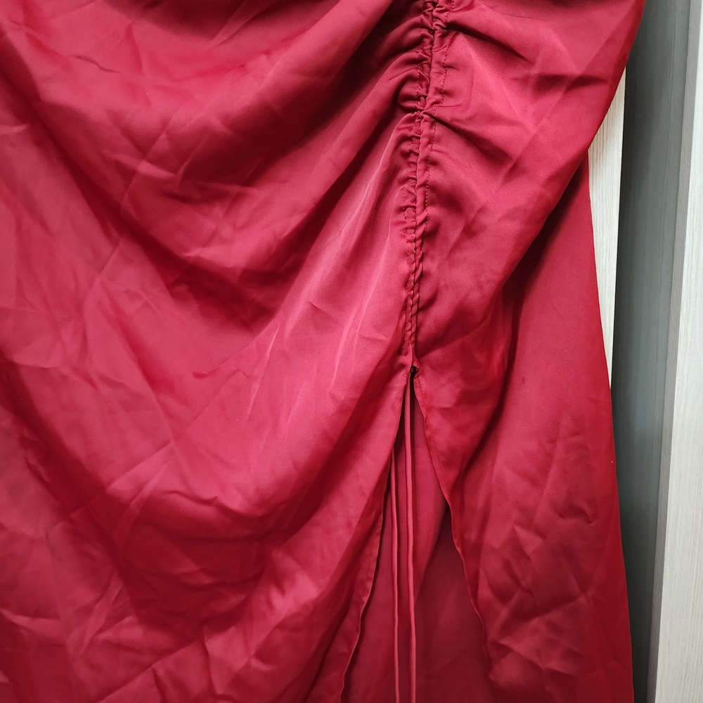 Elegant Red Ruched Skirt - Picture 7 of 10